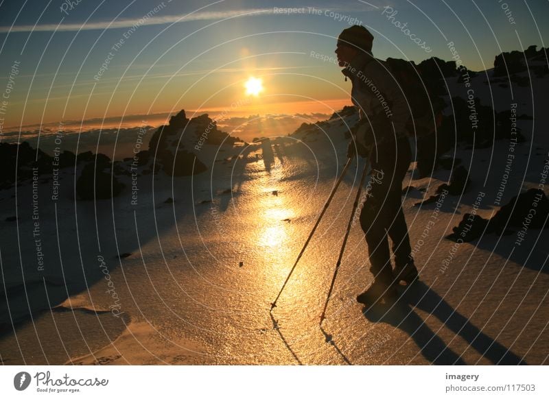 Sonnenaufgang am Teide_Teil 2 Eisfeld Stock Gegenlicht Teneriffa Gelassenheit Zufriedenheit Erfolg Berge u. Gebirge Bergsteigen Schnee Wintersport