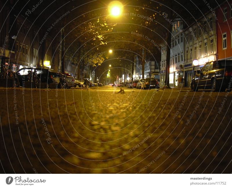 Gö-the-Allee Nacht dunkel Göttingen Teer leer ruhig Verkehr gelbes Licht Goethe-Allee Straße