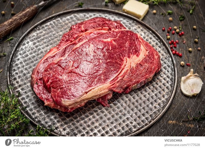 Roastbeef Steak braten Lebensmittel Fleisch Kräuter & Gewürze Ernährung Mittagessen Abendessen Bioprodukte Stil Design Gesunde Ernährung Tisch roh