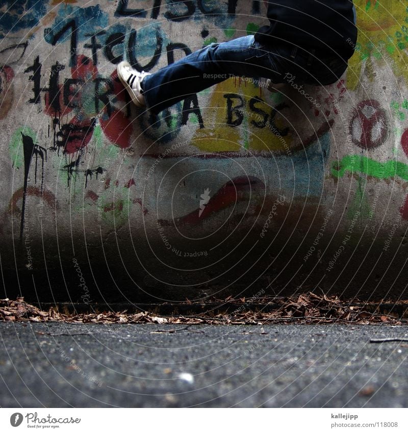 lokalderby hart Derby springen Blick Kapitän Lampe Aussicht Navigation Richtung See Luft Kurort frisch Späher blenden Le Parkour Plattenbau Haus Mieter