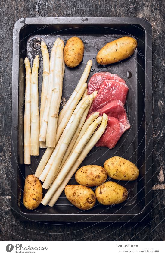 Spargel,Kartoffel und Fleisch für Schnitzel Lebensmittel Gemüse Ernährung Mittagessen Abendessen Bioprodukte Diät Schalen & Schüsseln Stil Design