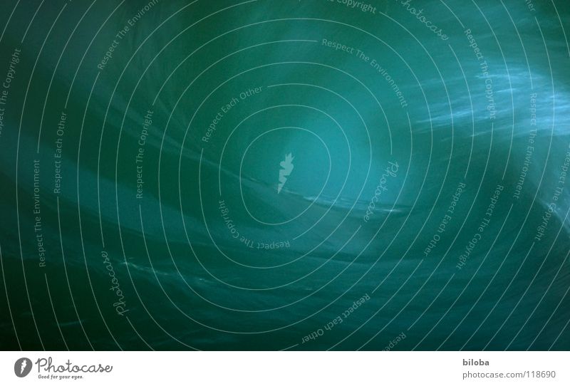 Like a Wave... Wellen See liquide Flüssigkeit weich zart ruhig beruhigend Nebel grau dunkel bedrohlich leer Luft ursprünglich tief kalt Einsamkeit Ödland Götter