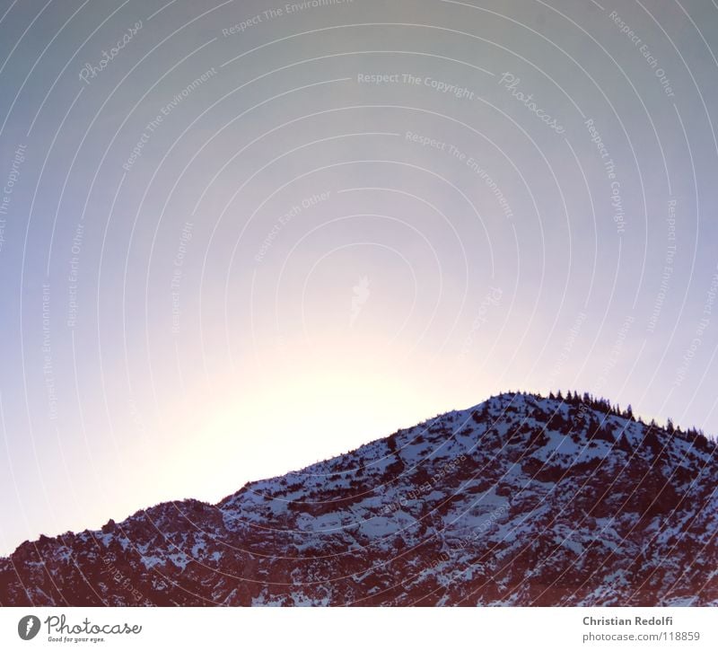 Berg See Schneelandschaft Winter rot Schlittschuhlaufen Gebirgssee Berge u. Gebirge Eis Alpen Landschaft Himmel