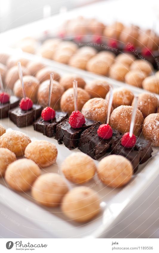 fingerfood Lebensmittel Teigwaren Backwaren Kuchen Dessert Süßwaren Ernährung Büffet Brunch Geschäftsessen Fingerfood Lifestyle Reichtum Stil Veranstaltung