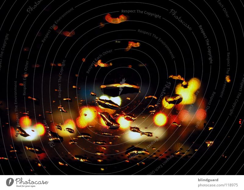 Rainy Night On The Highway Licht Verkehr Verkehrsstau Autobahn Unwetter Lampe Lichtbrechung dunkel Nacht fahren stehen KFZ PKW rot gelb Rücklicht weiß grau
