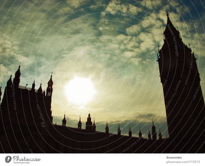 Tea Time Big Ben London Glocke Wahrzeichen Wolken Großbritannien England König Westminster Hall Palace Turm Glockenturm Sonne Himmel Hauptstadt Insel Queen