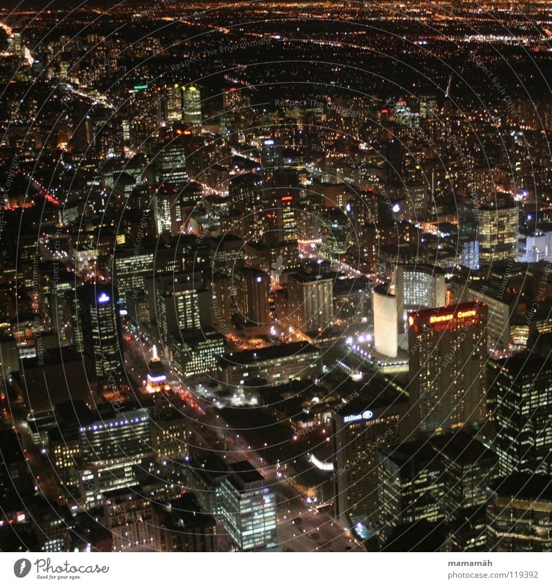 Toronto bei Nacht! Teil 2 Kanada Stadt dunkel Licht Straßenbeleuchtung Haus Hochhaus Bürogebäude Hotel Rathaus Scheinwerfer CN Tower