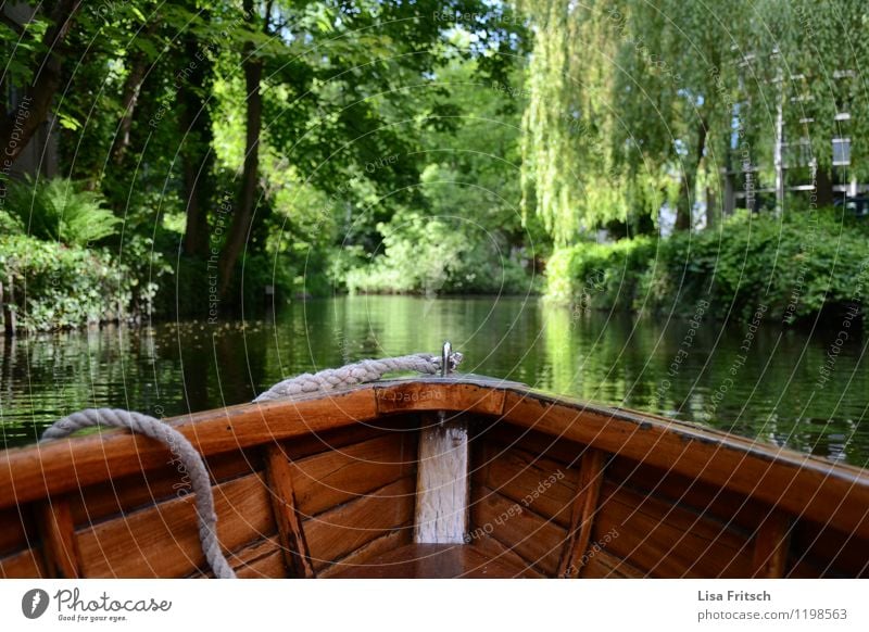 Fahrendes Boot auf der Alster. Lifestyle Wellness harmonisch Wohlgefühl Erholung ruhig Meditation Kur Spa Ferien & Urlaub & Reisen Tourismus Ausflug Abenteuer