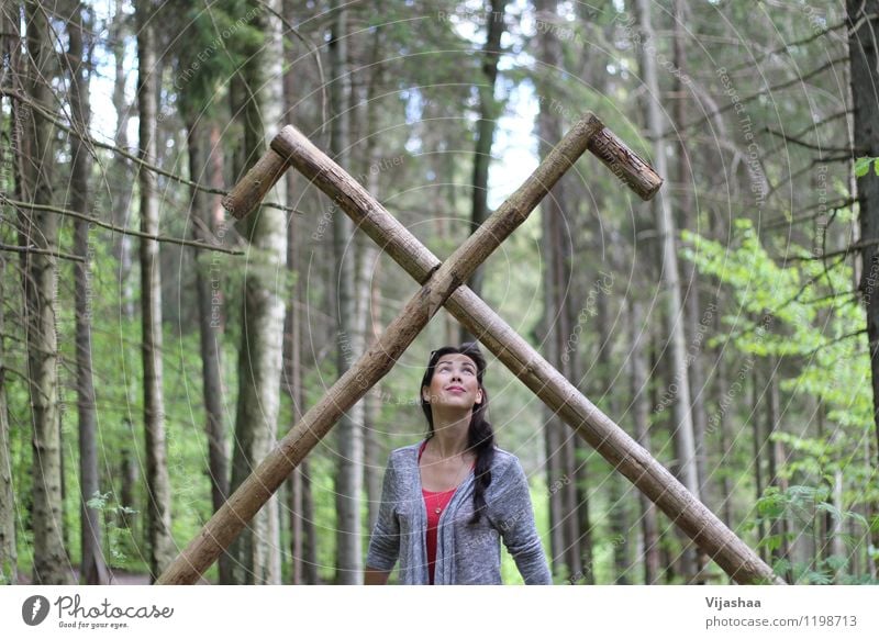 für dich Mensch feminin Junge Frau Jugendliche Erwachsene 1 18-30 Jahre Umwelt Natur Frühling Schönes Wetter Baum Wald Dorf Zeichen Denken entdecken genießen