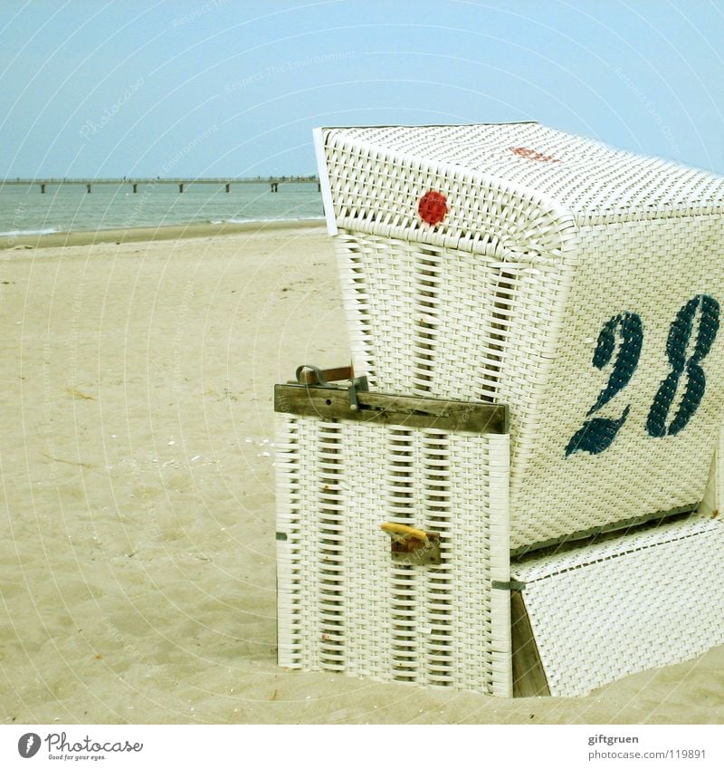 achtundzwanzig Prerow Darß Strand Strandkorb Meer Ferien & Urlaub & Reisen ruhig Küste Ziffern & Zahlen Freizeit & Hobby Ostsee Himmel Sand Ferne 28