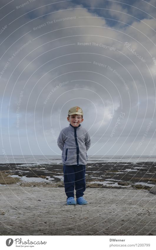 Morgens am Meer Lifestyle Freude Ferien & Urlaub & Reisen Ausflug Ferne Strand Kind Mensch Körper 1 1-3 Jahre Kleinkind Umwelt Landschaft Himmel Wetter Küste