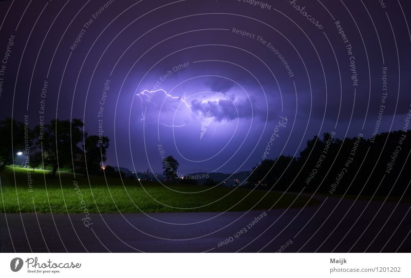 electric avenue Umwelt Natur Landschaft Urelemente Luft Wasser Himmel Wolken Gewitterwolken Nachthimmel Frühling Klima Wetter schlechtes Wetter Unwetter Wind