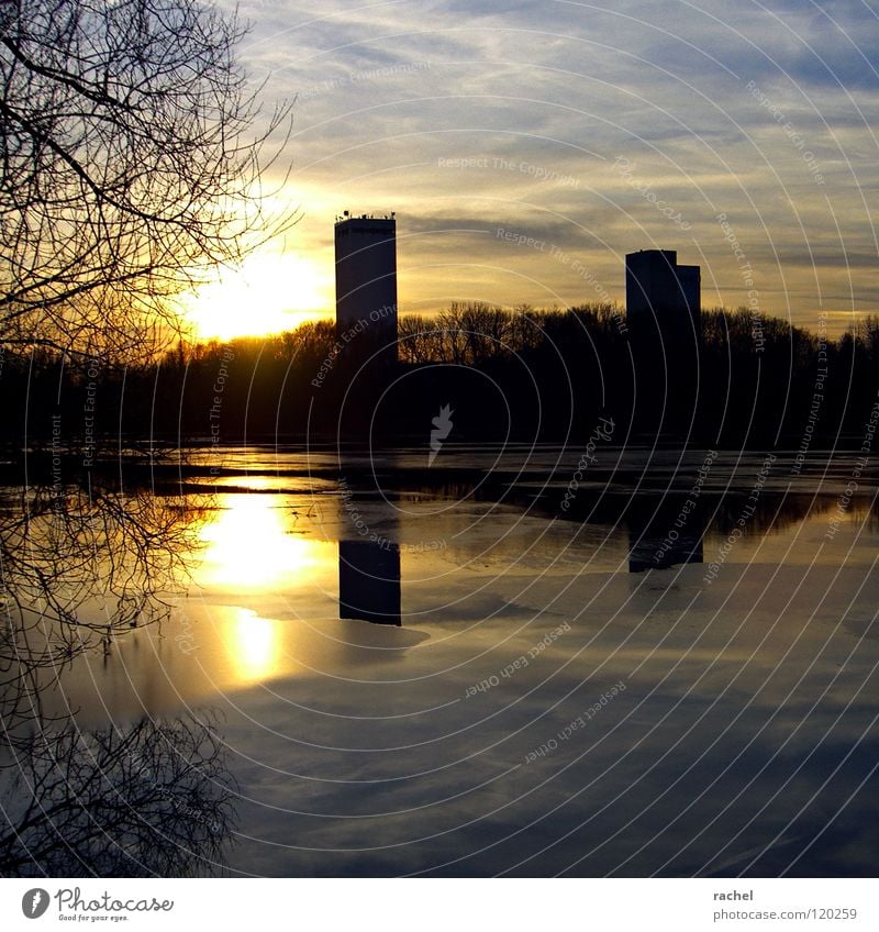 südsee skyline sundowner harmonisch Winter Landschaft Himmel Wolken Horizont Wetter Eis Frost Baum Sträucher Küste Turm Gebäude frieren kalt Kitsch gold