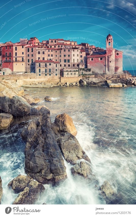 Tellaro Ferien & Urlaub & Reisen Tourismus Meer Wasser Himmel Schönes Wetter Felsen Wellen Küste Italien Fischerdorf Menschenleer Haus Kirche Fassade