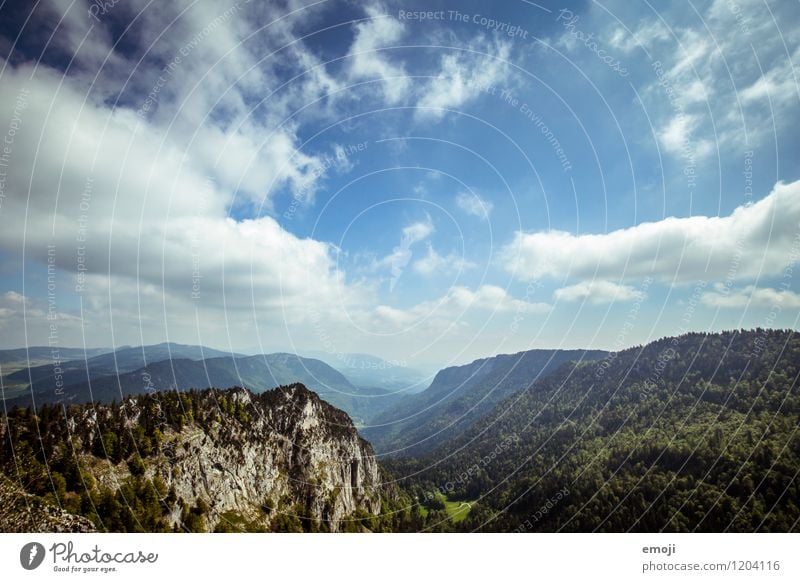 Bild für Bier-Werbung Umwelt Natur Landschaft Himmel Wolken Sommer Schönes Wetter Wald Hügel natürlich blau Ferne Farbfoto Außenaufnahme Tag Panorama (Aussicht)