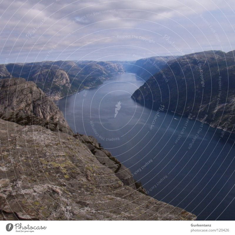 Lysefjord Norwegen Stavanger Skandinavien Horizont Strand Küste Berge u. Gebirge Fluss Bach Fjord praekestolen Wasser Landschaft hurtigruten Preikestolen