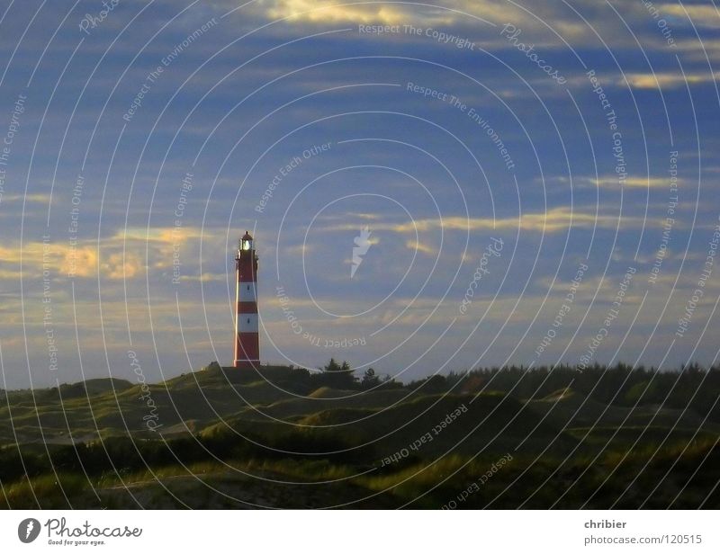 Zugeblinzelt Abend Nacht Erholung Ferien & Urlaub & Reisen Strand Insel Lampe Himmel Wolken Wind Sturm Küste Nordsee Turm Leuchtturm Wahrzeichen Denkmal