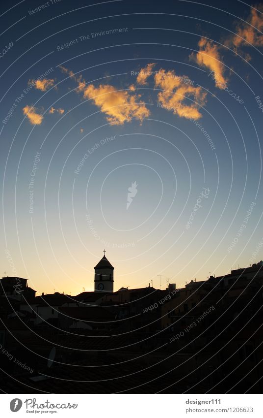 abendstimmung Luft Himmel Wolken Sonnenaufgang Sonnenuntergang Sommer Schönes Wetter Elba Dorf Skyline Haus Kirche blau schwarz Stimmung träumen Farbfoto