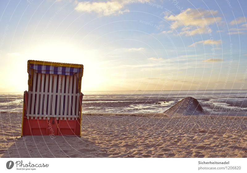 Strandkorb in Cuxhaven Ferien & Urlaub & Reisen Tourismus Sommer Sommerurlaub Sonne Meer Natur Sand Wasser Himmel Wolken Horizont Sonnenaufgang Sonnenuntergang