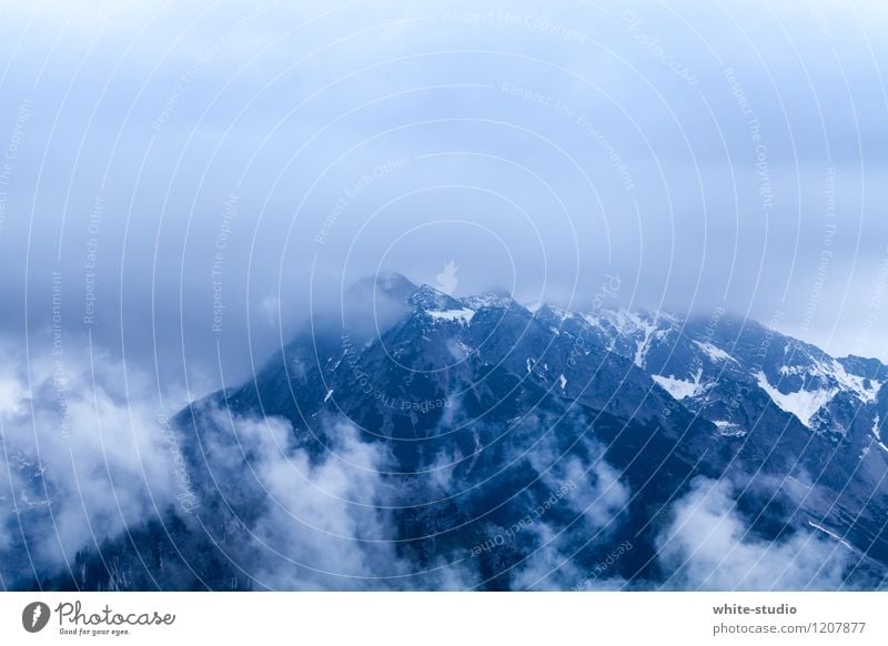 Eiskalt Winter Schnee Winterurlaub Berge u. Gebirge wandern Hügel Felsen Alpen Gipfel Schneebedeckte Gipfel Gletscher Angst Höhenangst Vulkan Wasserdampf Nebel