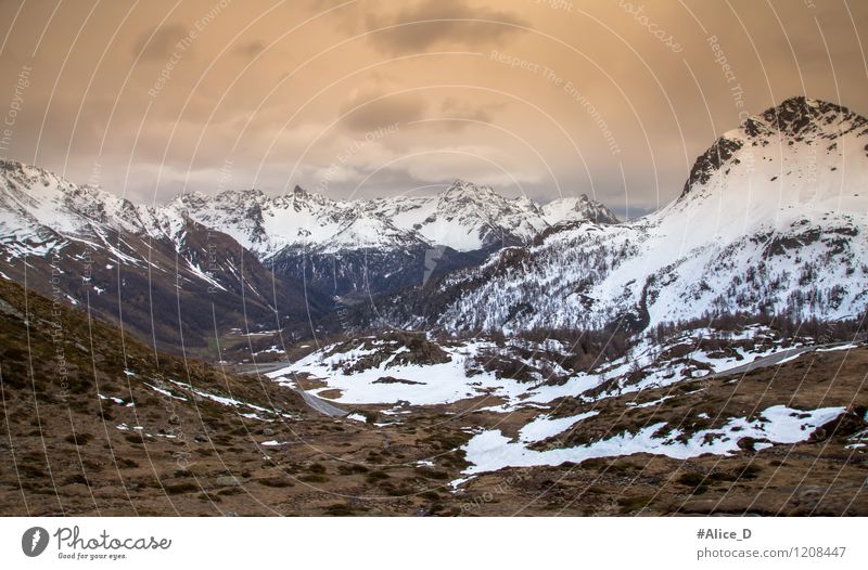 Gebirgszug Abenteuer Ferne Freiheit Schnee Berge u. Gebirge Klettern Bergsteigen Umwelt Natur Landschaft Urelemente Erde Klima Wetter Hügel Alpen Gipfel