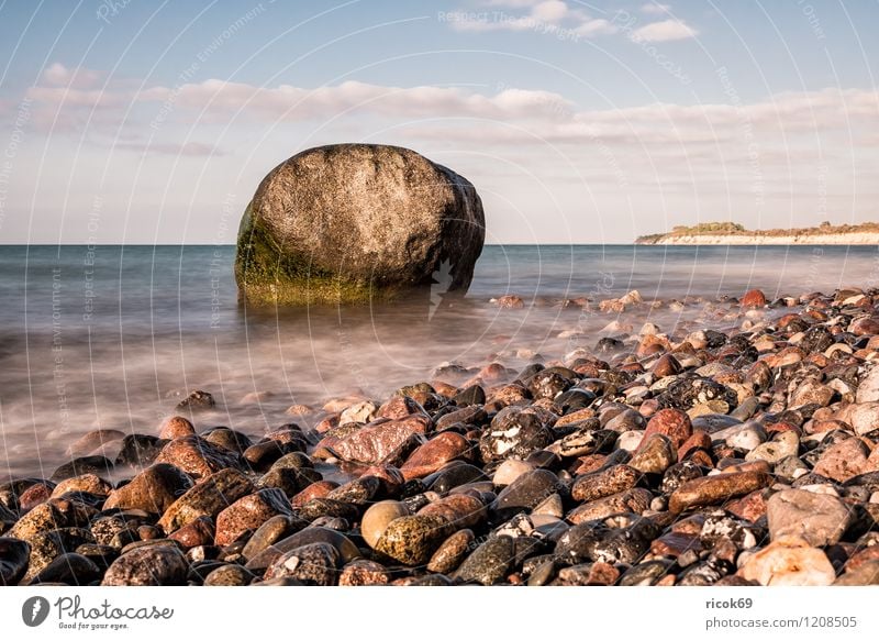 Findling an der Küste der Ostsee Erholung Ferien & Urlaub & Reisen Strand Meer Natur Landschaft Wasser Wolken Felsen Stein Romantik Idylle Nienhagen