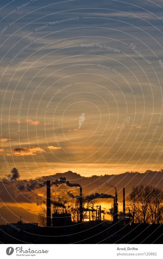 Ruhrpottromantik Raffinerie Kühlung Umwelt Umweltverschmutzung Benzin Abgas Industrialisierung brennen Ruhrgebiet Umweltschutz Sonnenuntergang Abendsonne