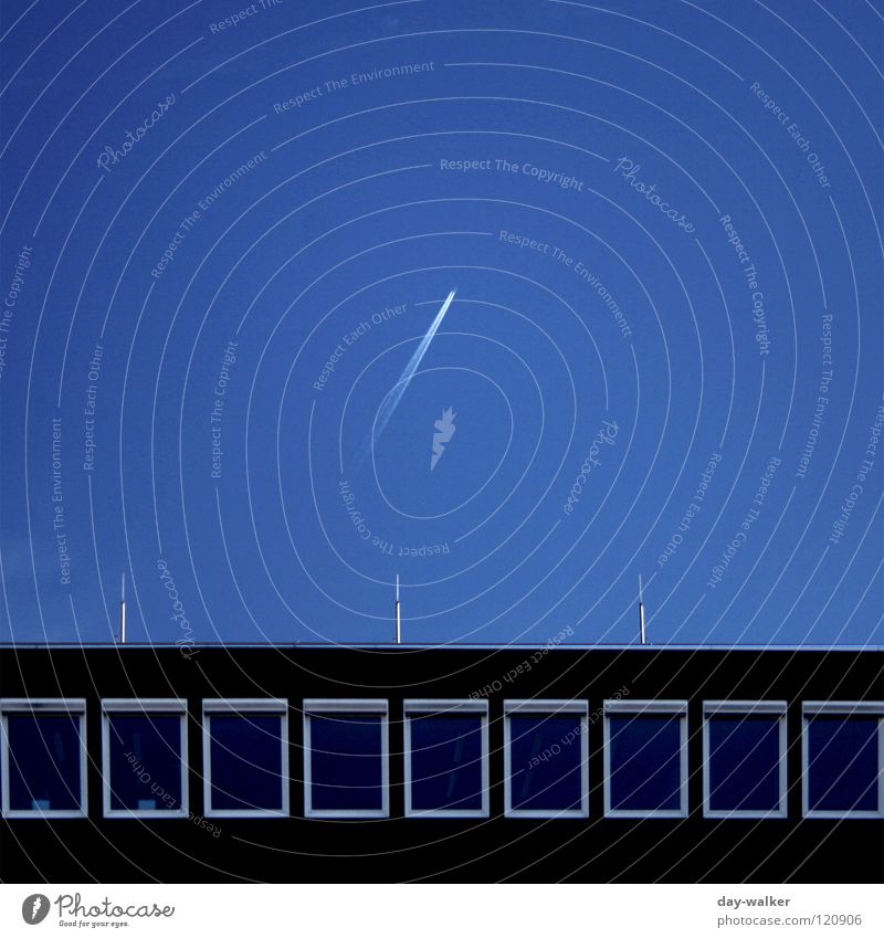 Auf in neue Welten Haus Gebäude Fenster Dach Antenne Flugzeug Richtung Quadrat blaustich entdecken Reflexion & Spiegelung Luftverkehr Zufriedenheit Himmel Natur