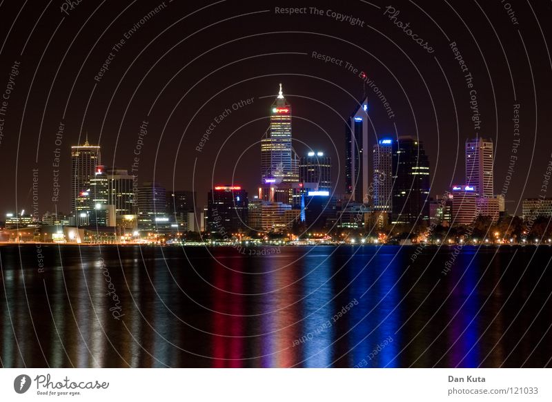 Perth @ night #1 Australien Nacht direkt Reflexion & Spiegelung Oberfläche nass Hochhaus schwindelig fantastisch Macht ungeheuerlich traumhaft träumen