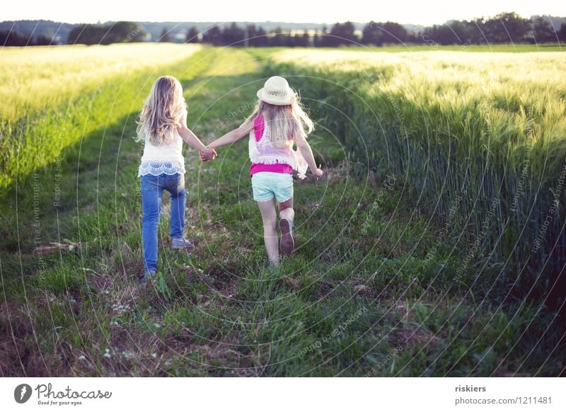 happy hippie days iv Mensch feminin Mädchen Geschwister Schwester Familie & Verwandtschaft Kindheit 2 3-8 Jahre Umwelt Natur Pflanze Sommer Schönes Wetter Feld