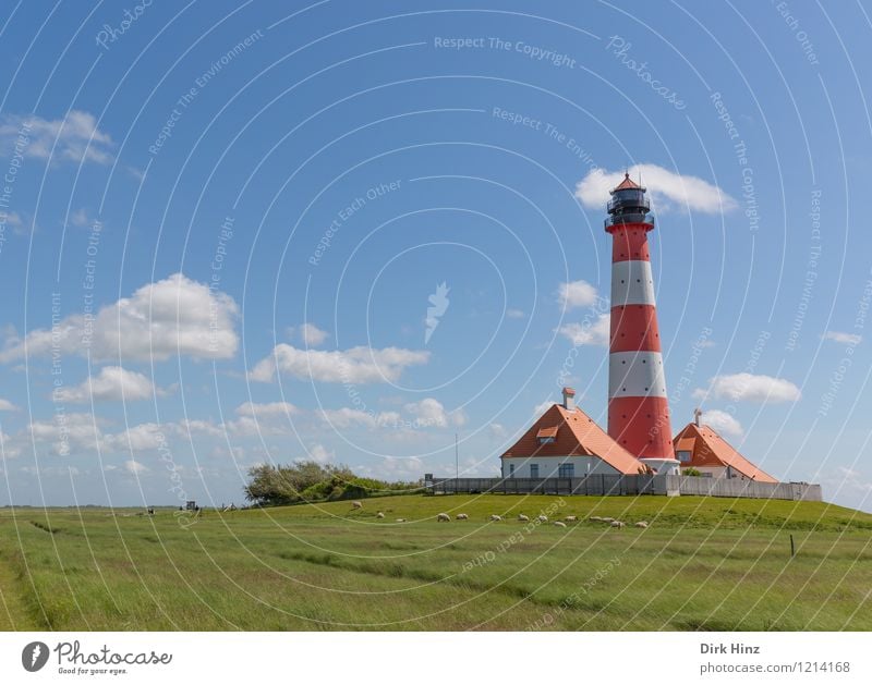 Westerhever Leuchtturm III blau grün rot weiß Navigation Wahrzeichen Denkmal Sehenswürdigkeit Küste Fernweh Orientierung Horizont Richtung Leitsystem