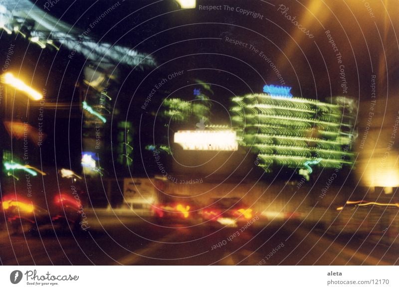 night moves Potsdamer Platz Sony Center Berlin Nacht Architektur PKW Licht Straße