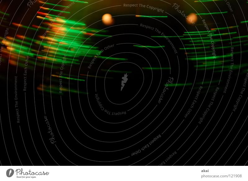 Ufo Lichterspiel 14 Ufolampe Fernsehlampe Belichtung UFO krumm Lichtspiel Langzeitbelichtung Experiment Streifen Glasfaser Studie mehrfarbig rot gelb magenta