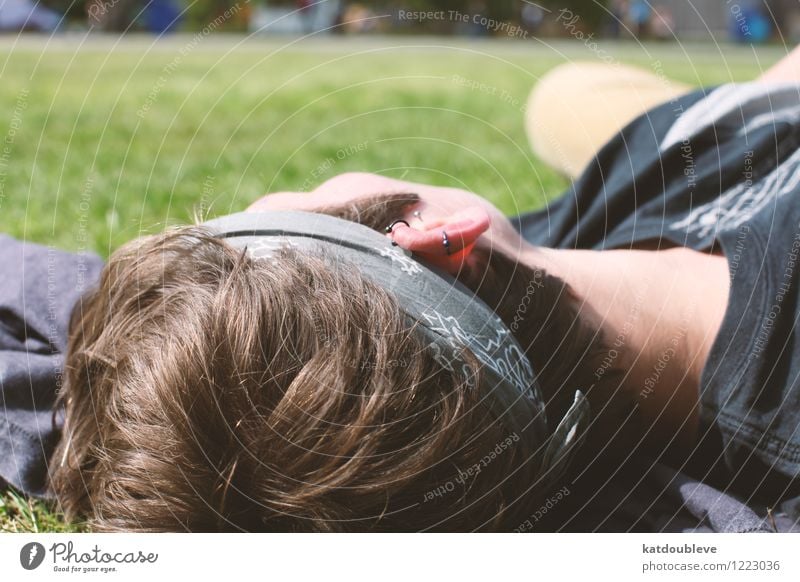 I got summer on my mind Erholung Meditation Garten androgyn Homosexualität Frühling Sommer Schönes Wetter Wiese liegen heiß nah Zufriedenheit Freizeit & Hobby