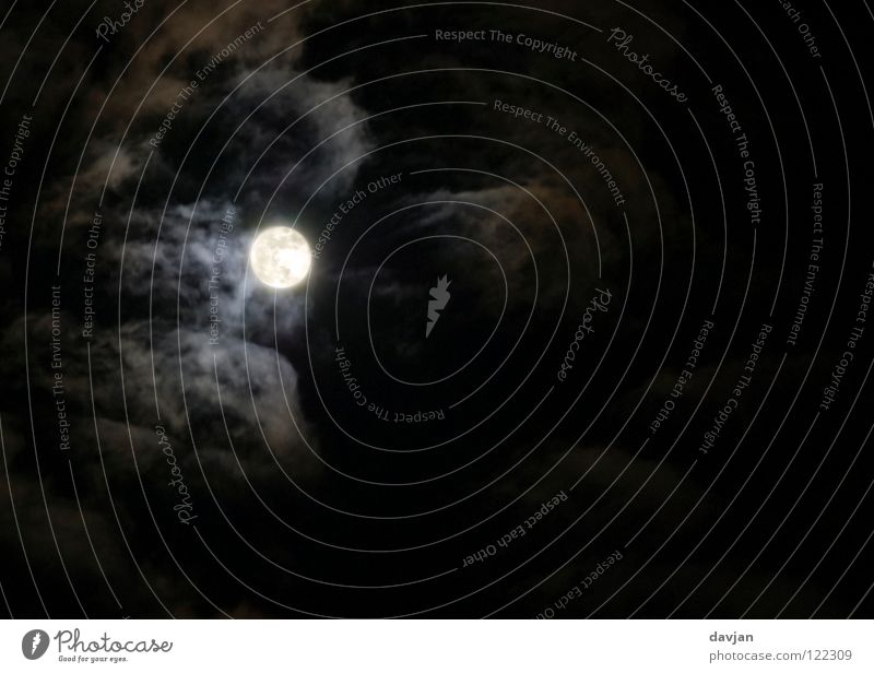 Hui Buh Vollmond Nacht dunkel Beleuchtung Licht Wolken gruselig Werwolf Wolkenfetzen schwarz Angst Panik Macht Himmel Mond Darkness Lichterscheinung hell