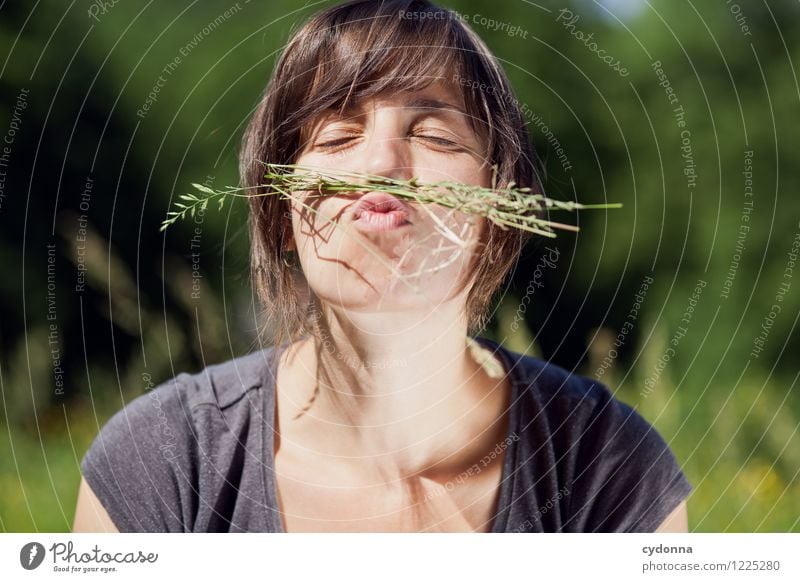 The Great Bart Experience Freude Gesundheit Allergie Leben Wohlgefühl Mensch Junge Frau Jugendliche 18-30 Jahre Erwachsene Natur Sommer Gras Oberlippenbart