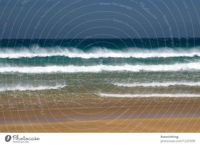 am Meer Umwelt Natur Luft Wasser Himmel Horizont Sommer Wetter schlechtes Wetter Unwetter Wind Wellen Küste Mittelmeer Sand dunkel blau braun weiß Strand