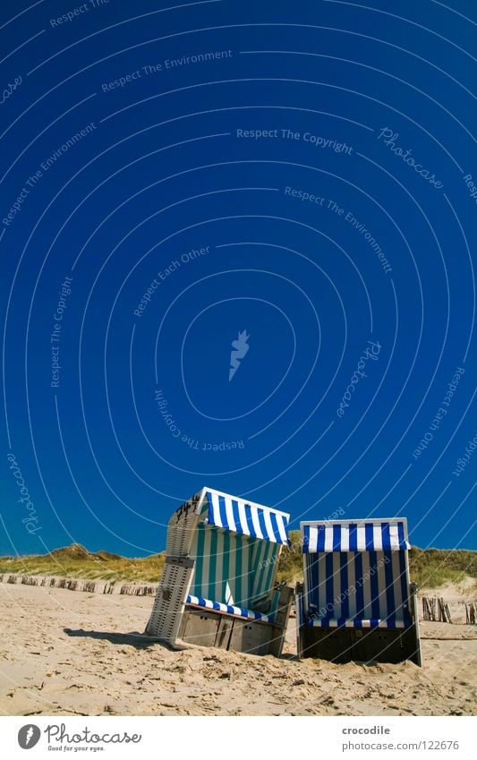 strandkorb duo Strand Meer Sylt Holz Wolken Wachstum bewachsen weiß grün Physik heiß Ferien & Urlaub & Reisen Wetterschutz Streifen gestreift Sommer Himmel Sand