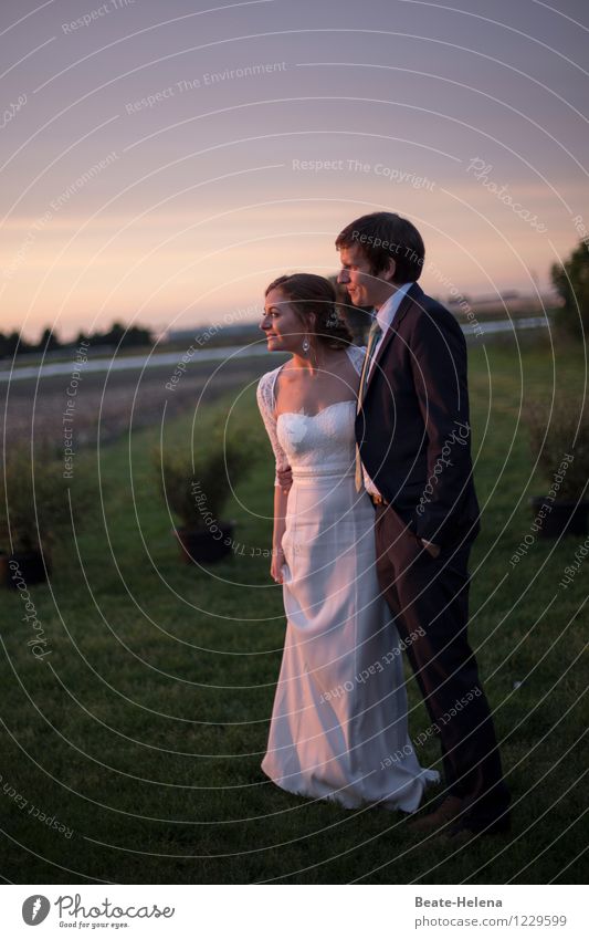 Die Jasager Stil Freude schön Hochzeit Junge Frau Jugendliche Junger Mann Paar Partner Leben Stadtrand Feste & Feiern Lächeln Liebe träumen ästhetisch glänzend