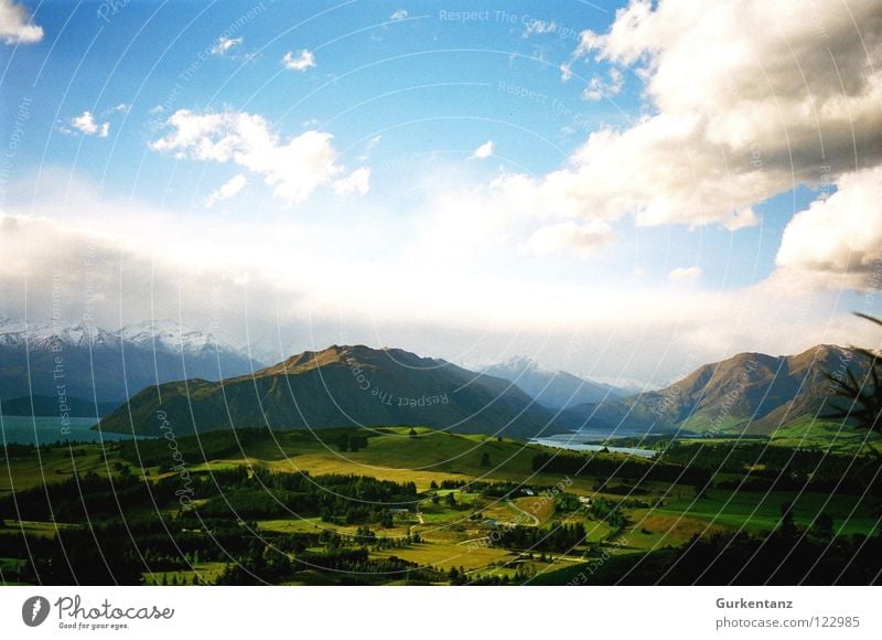 Naturgemälde 2 Neuseeland grün Gras See Baum Wald Gipfel Horizont Wolken Farbkasten Gemälde Berge u. Gebirge schön Bruchstück Landschaft Niveau Tal Schnee