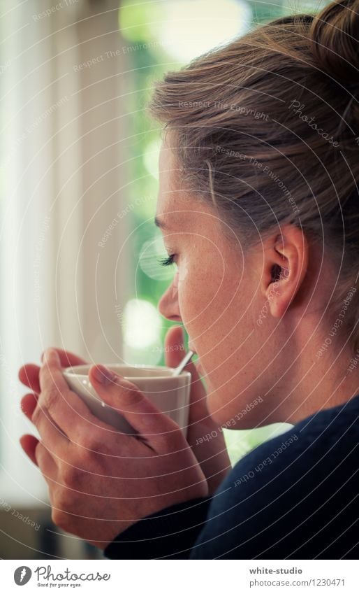 Genussmoment Getränk trinken Heißgetränk Kaffee Tee Tasse Lifestyle Freude Gesundheit Wellness Leben harmonisch Wohlgefühl Zufriedenheit Sinnesorgane Erholung