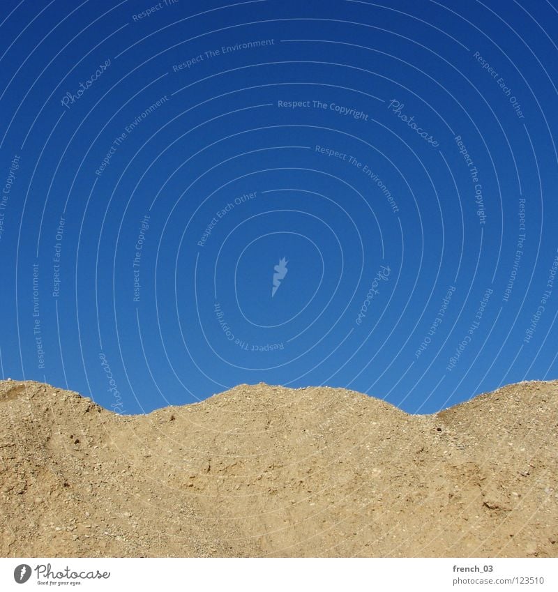 Up and down rund Hügel zyan Kies leer sehr wenige oben Licht himmelblau Himmel Vorsicht Steigung Ecke Berge u. Gebirge Stein Mineralien Sand Schönes Wetter