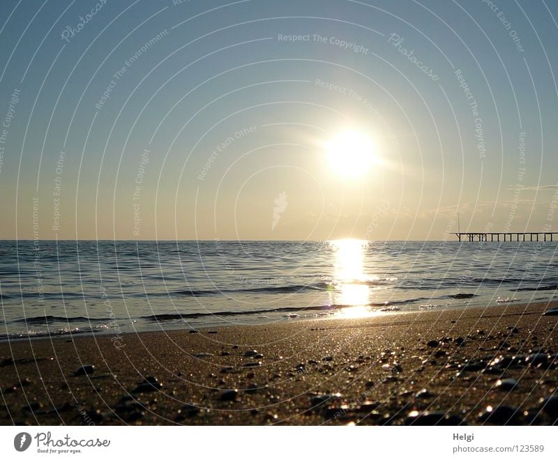 Abendsonne am Strand an der Küste des Mittelmeeres Sonne Sonnenuntergang Stimmung Abenddämmerung Beleuchtung Reflexion & Spiegelung Meer Meerwasser Wellen