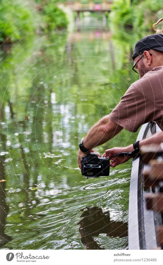 Spreedorado | SpreeJo Mensch maskulin Junger Mann Jugendliche Erwachsene Arme 1 30-45 Jahre Natur Landschaft Pflanze Wasser Baum Sträucher Flussufer festhalten