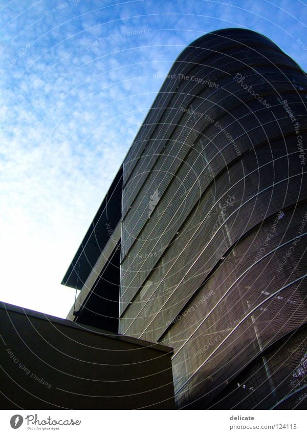 Himmel über Berlin Wolken Aussichtsturm Fahrstuhl Mauer Wahrzeichen Denkmal blau Hochaus