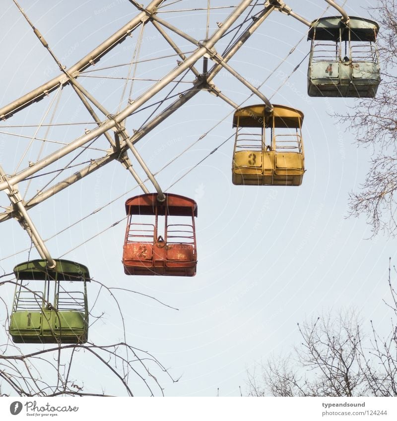 Gorki Four Riesenrad Moskau 4 Jahrmarkt Vergnügungspark alt veraltet Wahrzeichen stilllegen Freizeit & Hobby Nostalgie Winter gorki park Russland Farbe Freude