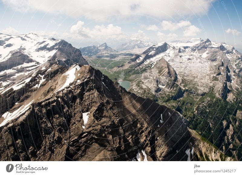 Spitzhorn Lifestyle Wohlgefühl Zufriedenheit Erholung ruhig Freizeit & Hobby Ausflug Ferne Freiheit Sommer Berge u. Gebirge Sport Gleitschirm Gleitschirmfliegen