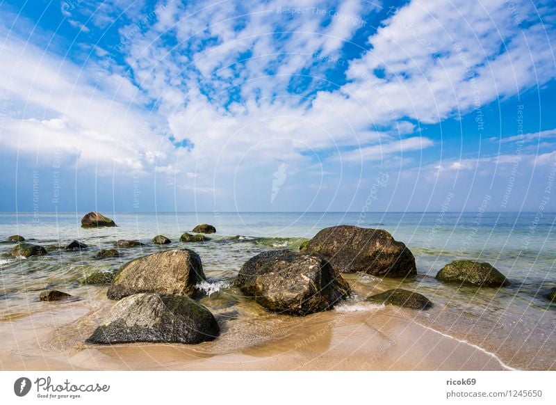 Ostseeküste auf Rügen Erholung Ferien & Urlaub & Reisen Strand Natur Landschaft Wolken Schönes Wetter Felsen Küste Meer Sehenswürdigkeit Stein grau Romantik