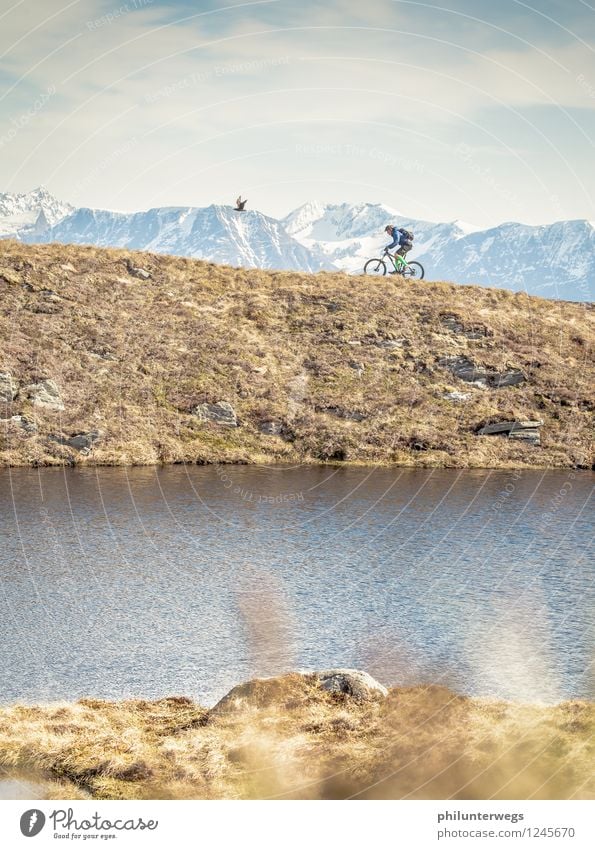 Wettrennen Tourismus Ausflug Abenteuer Expedition Fahrradtour Sommer Berge u. Gebirge Sport Radrennen Umwelt Natur Landschaft Himmel Schönes Wetter Gras Moos