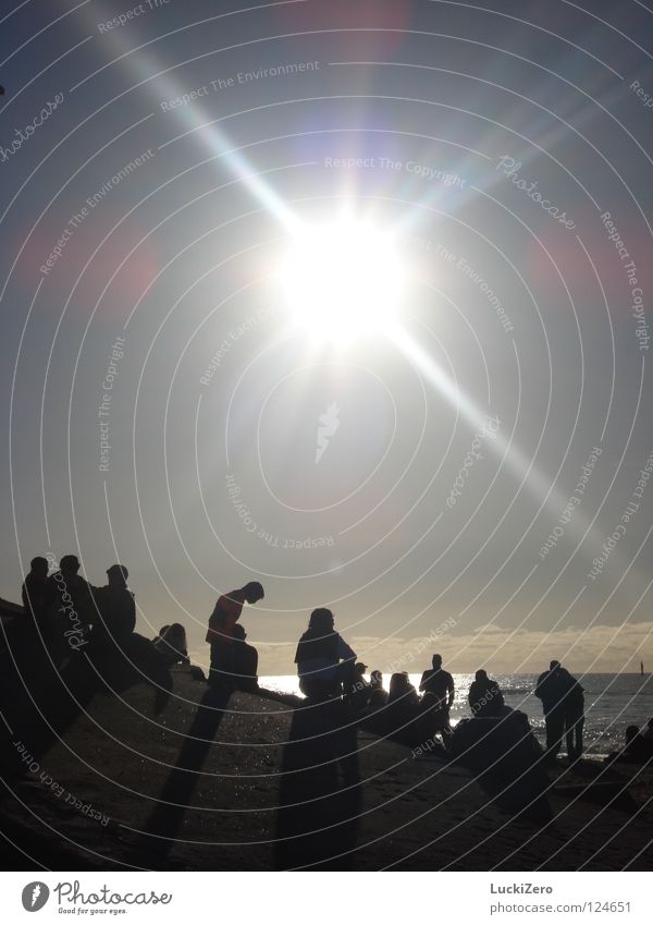 Sonnenanbeter Physik tief Meer Strand Sandstrand Ferien & Urlaub & Reisen Erholung Sylt Europa Zusammensein Wolken klein Horizont Außenaufnahme Gegenlicht